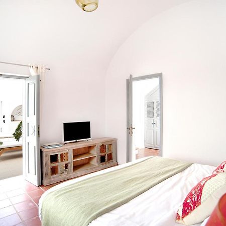 Antelmi Luxury Villa Fira  Zewnętrze zdjęcie